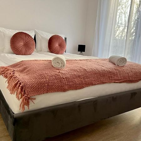Mathias Premium Apartments Сегед Экстерьер фото