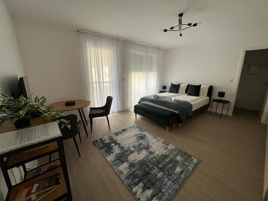 Mathias Premium Apartments Сегед Экстерьер фото