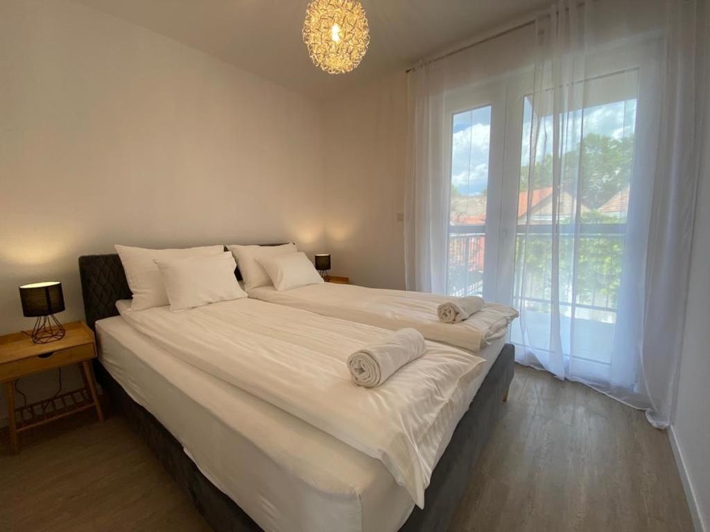 Mathias Premium Apartments Сегед Экстерьер фото